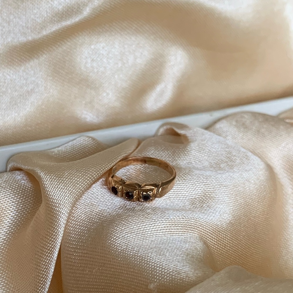 RARE 10K Gold Antique 1800’s Ostby & Barton Co. pinky/infant ring garnet or ruby - Picture 5 of 8